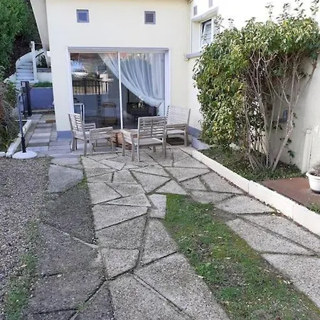 Canape Convertible 2 Pers Avec Jardin Et Parking Clos מרלימון